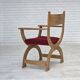 Fauteuil danois des années 1970, laine d'ameublement rouge d'origine, bois de chêne massif.