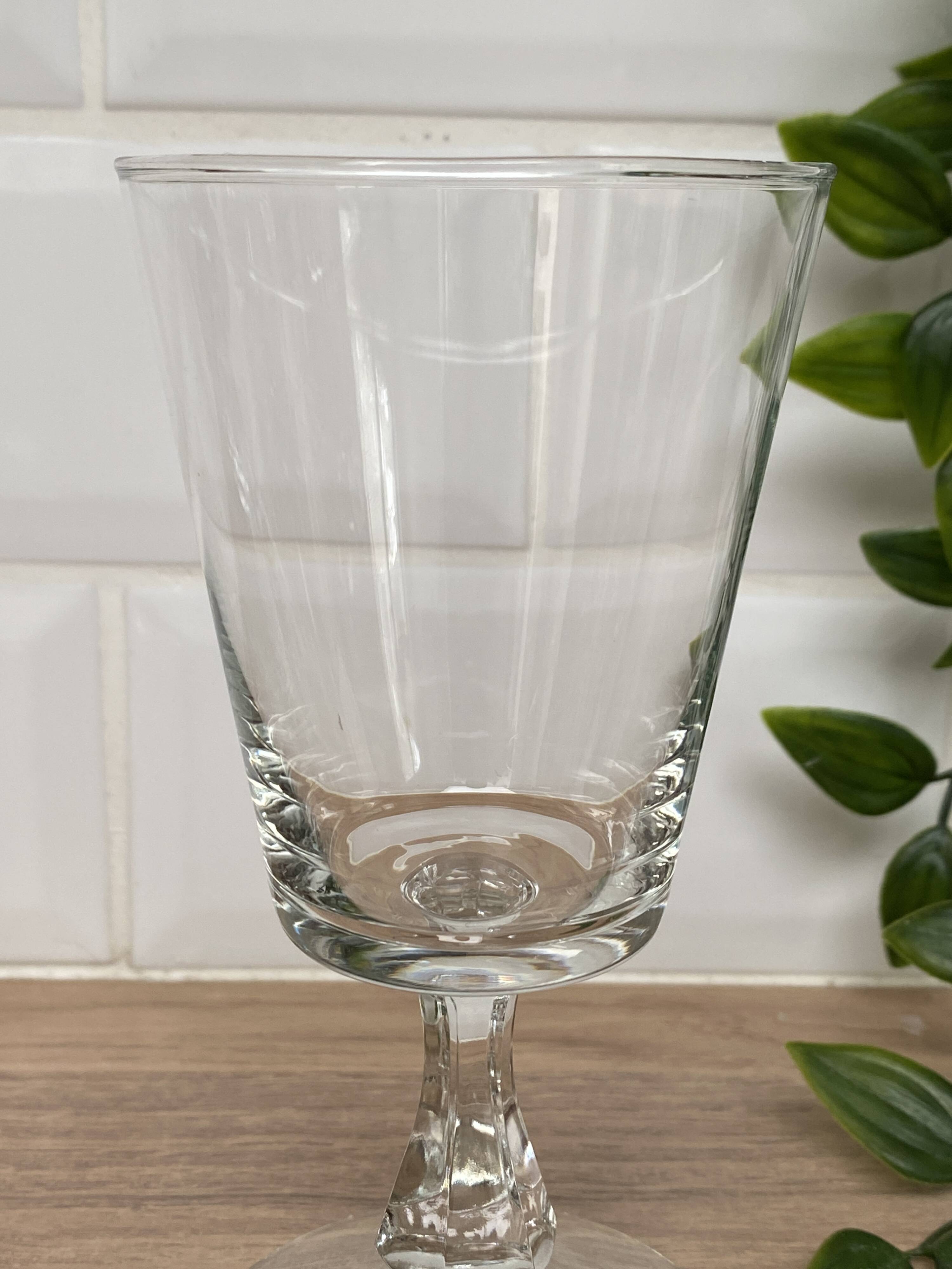 Set of 9 red wine glasses