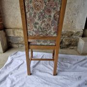6 chaises de style en chêne massif et tissus