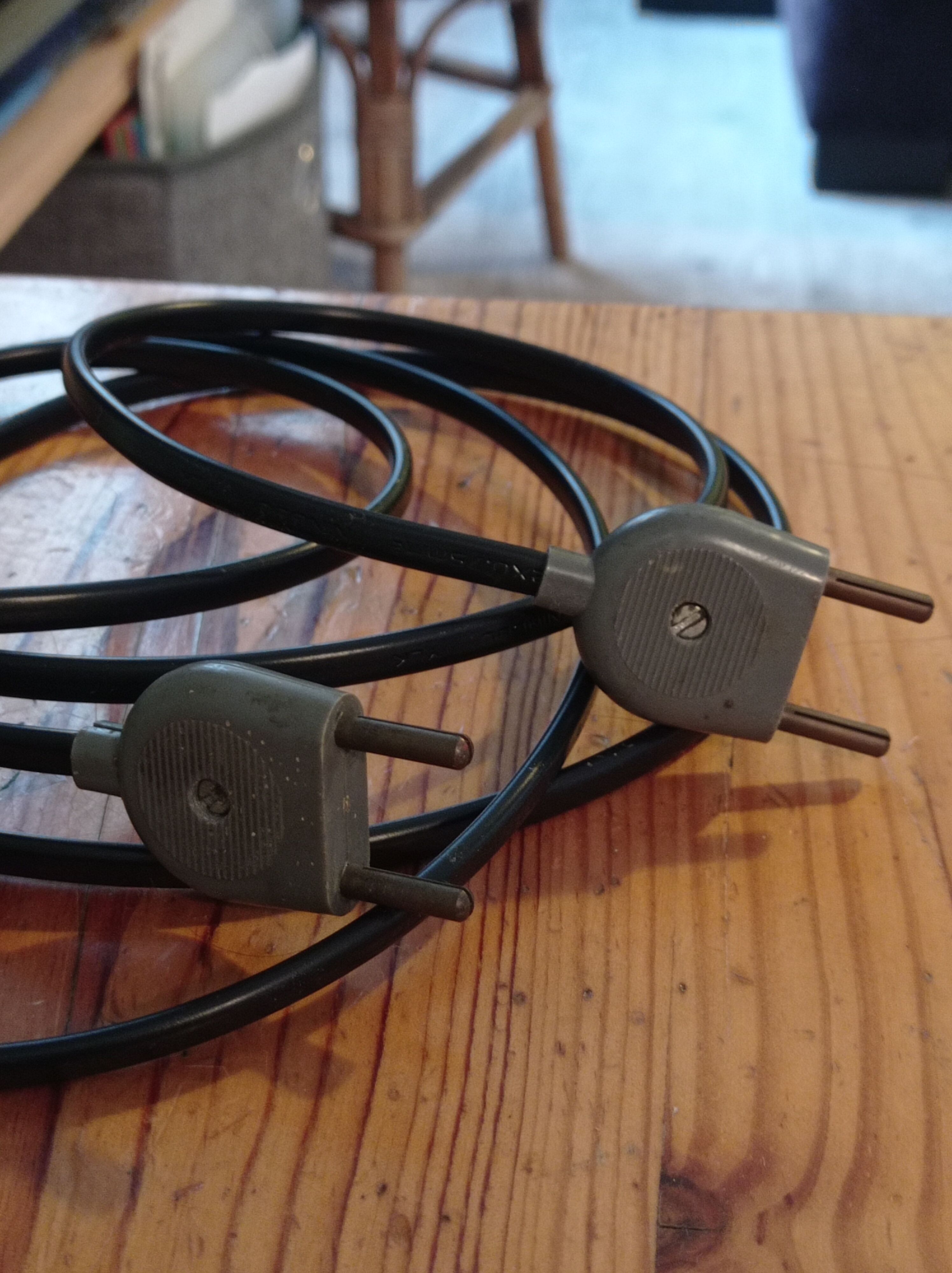 Pair of flexible industrial lamps