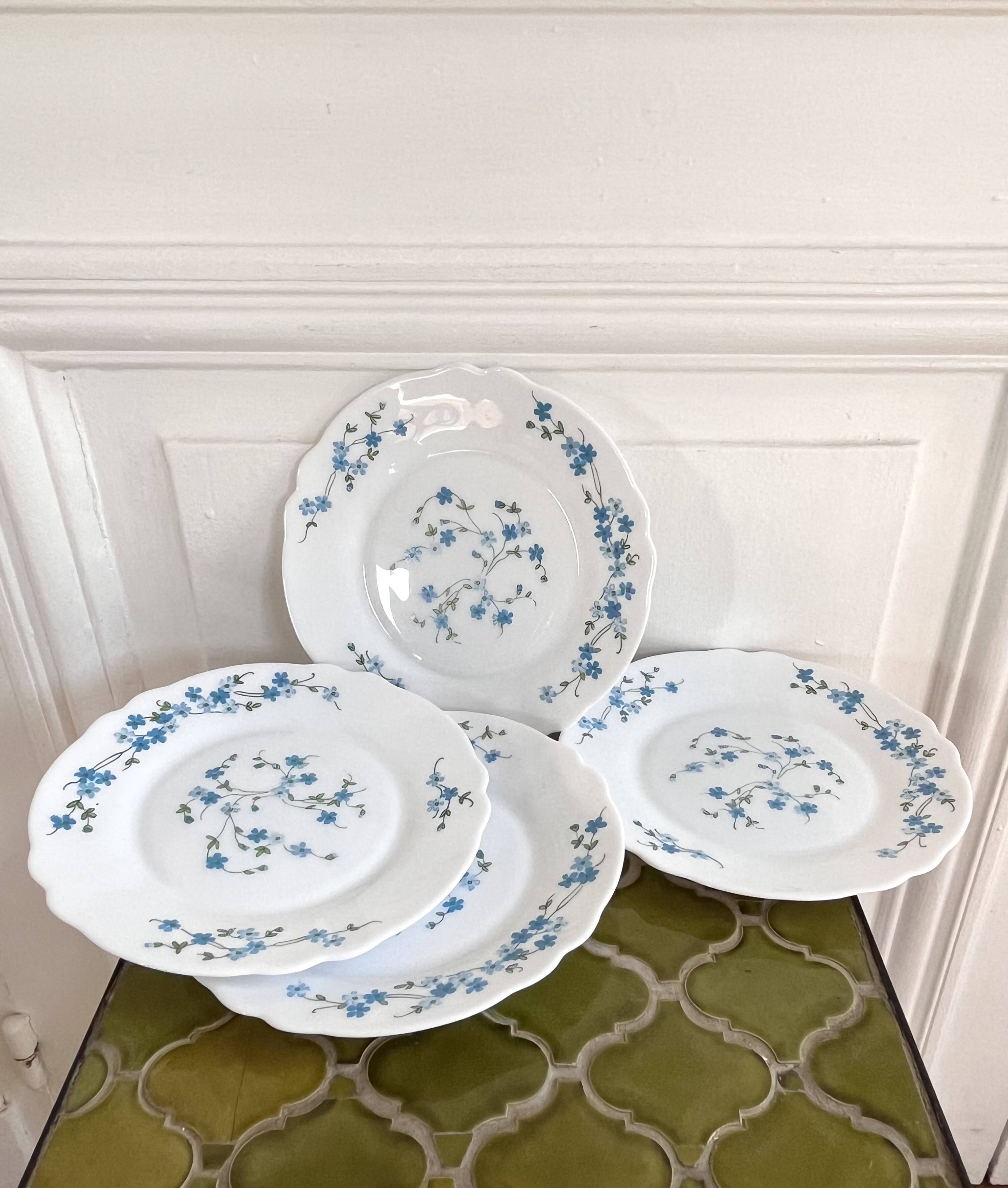 Assiettes à dessert fleurs myosotis Arcopal