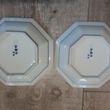 2 Asian decorative plates