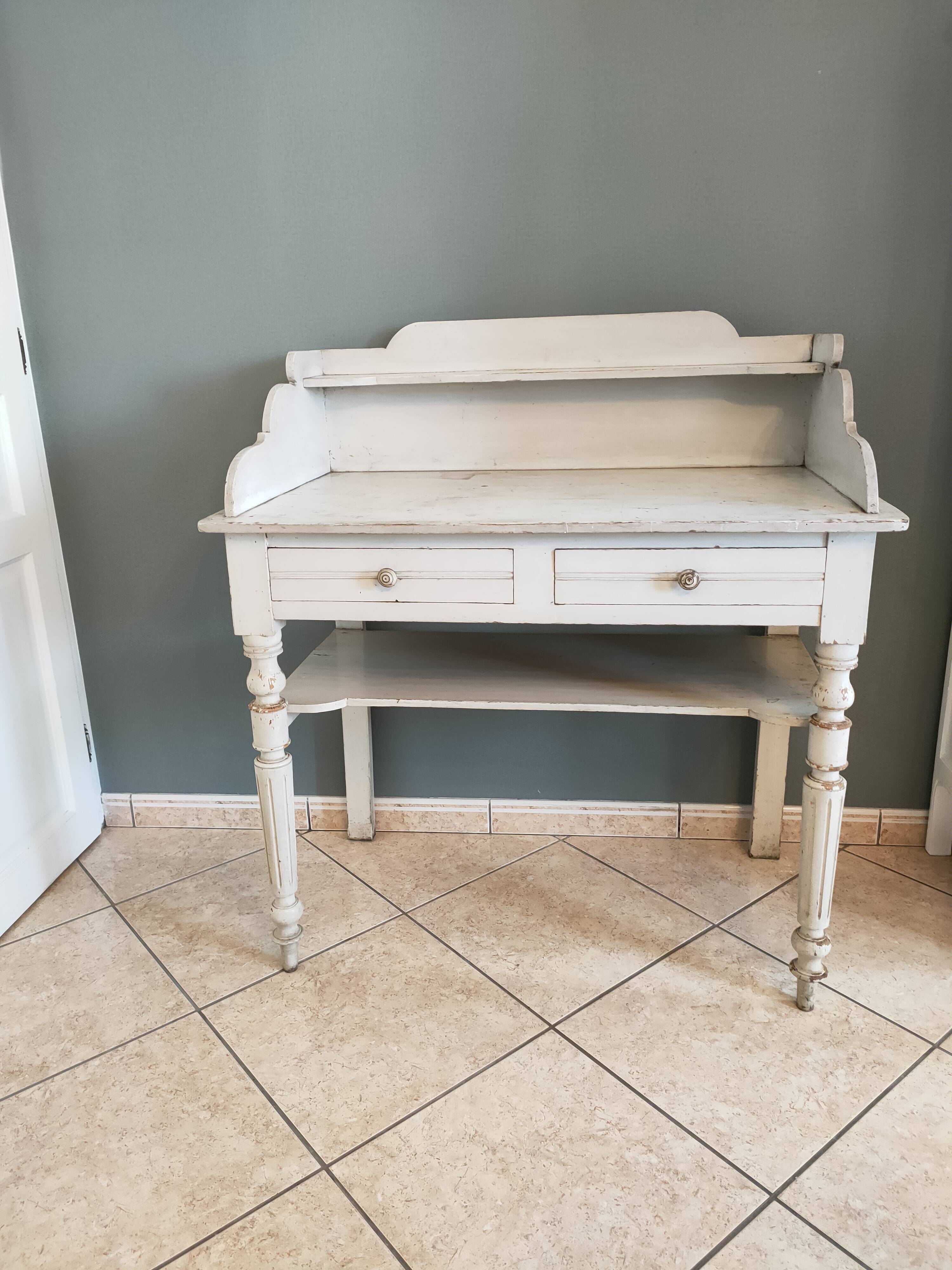 Dressing table dressing table in painted wood