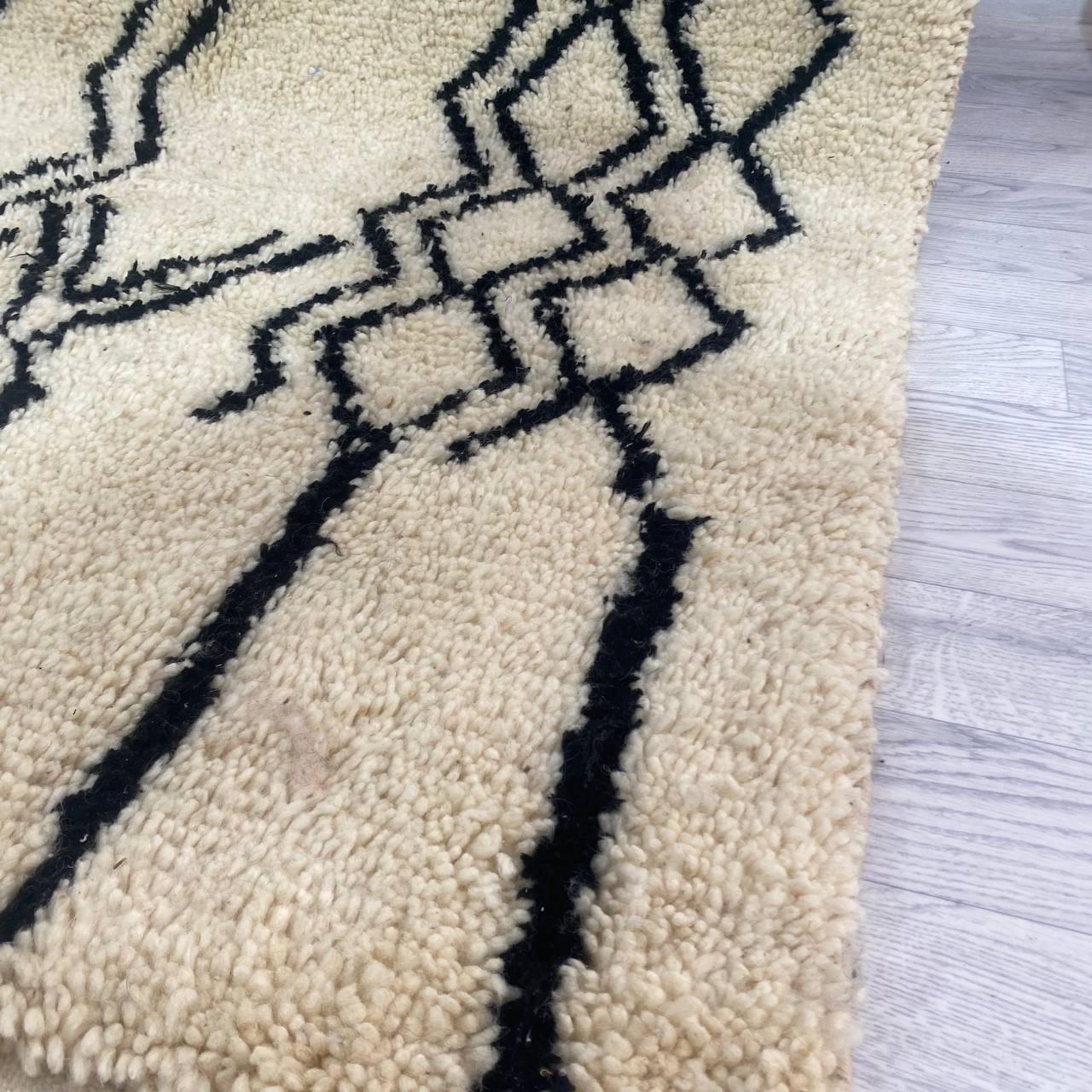 Handmade Moroccan Berber rug 278 x 145 CM