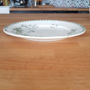 Plat céramique blanc et vert décors fleurs et papillons