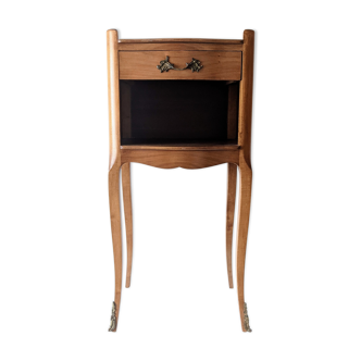 Old Louis XV bedside table? in fruit wood: cherry? Elegant nightstand, pedestal table,