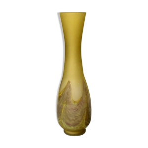 Vase en pâte de verre à long