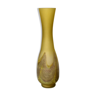Vase en pâte de verre à long col