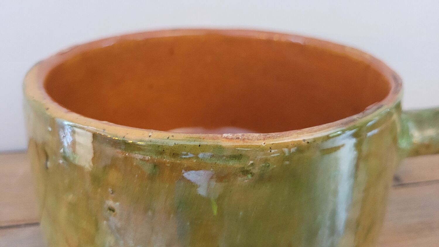 Enamelled clay pan
