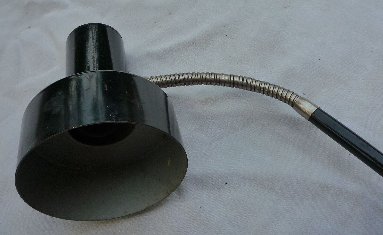 Small desk lamp articulated in black metal, vintage 1960