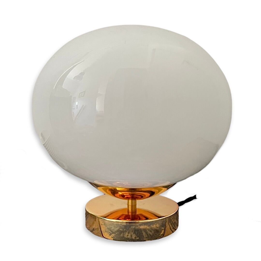 White opaline table lamp electrified to nine