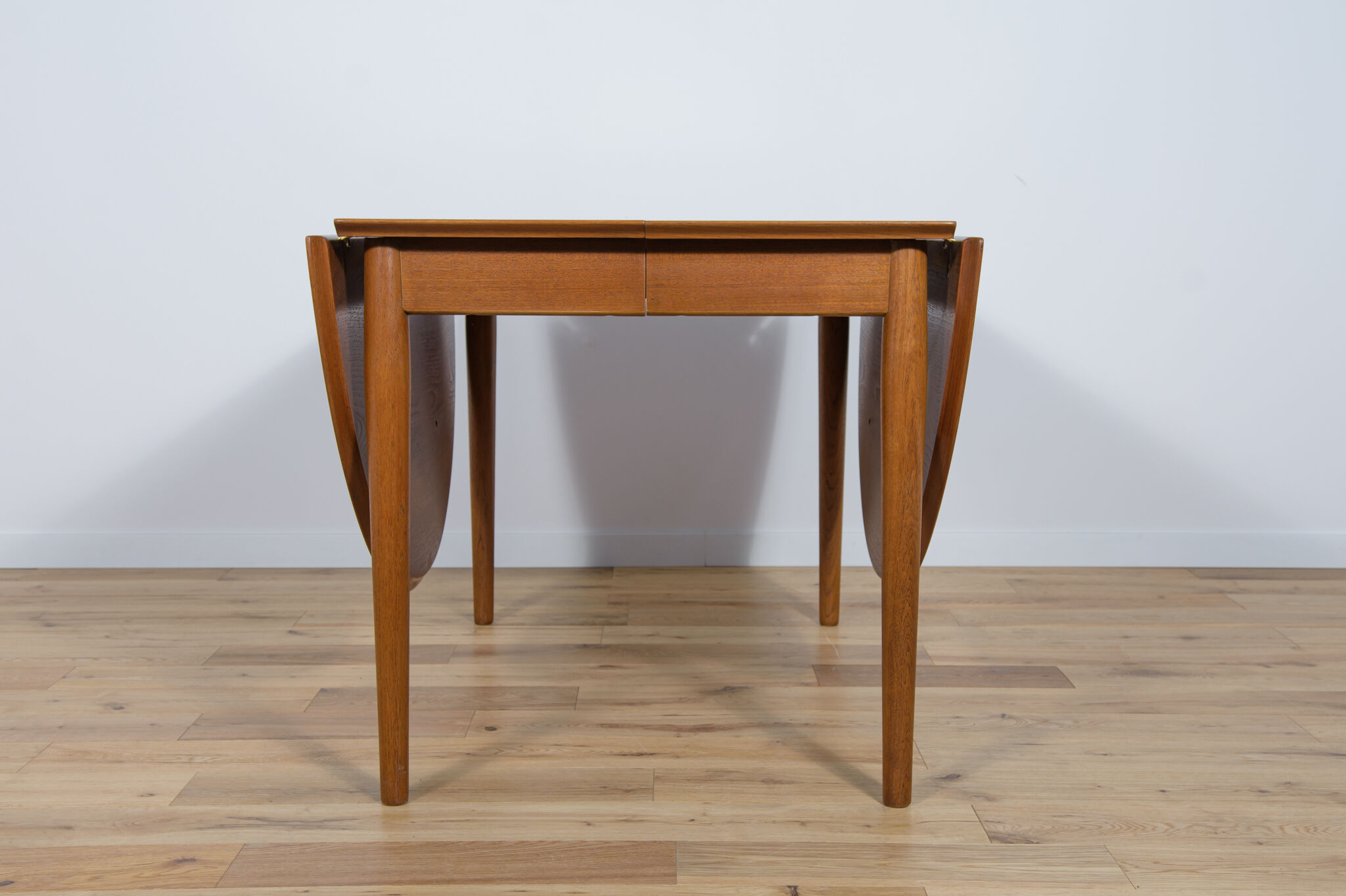 Table à manger extensible en teck, années 1960