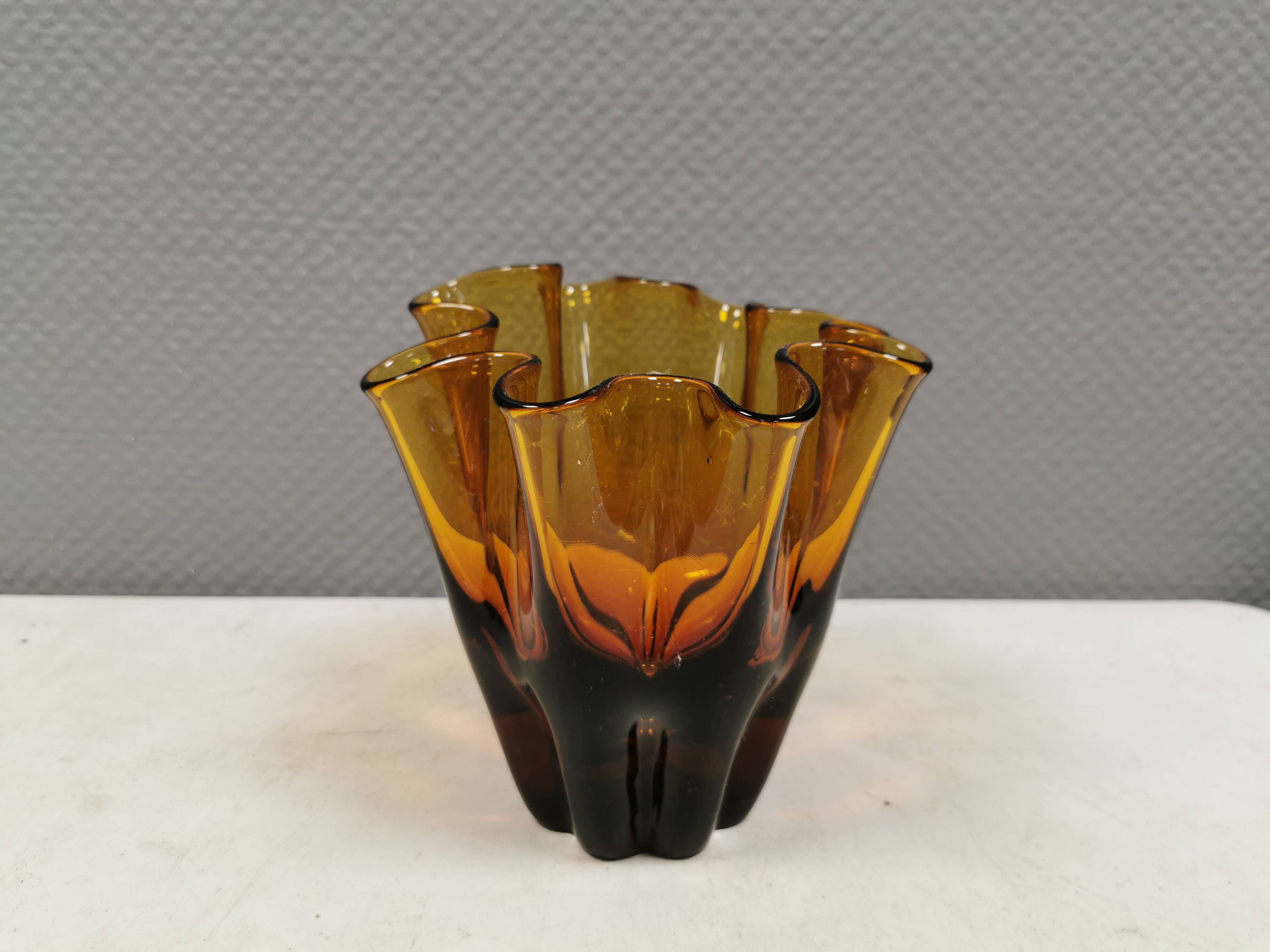 Beautiful ‘folded’ vase in amber-coloured glass. 1980-90s Finland