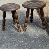 Duo de tabourets tripodes en chêne