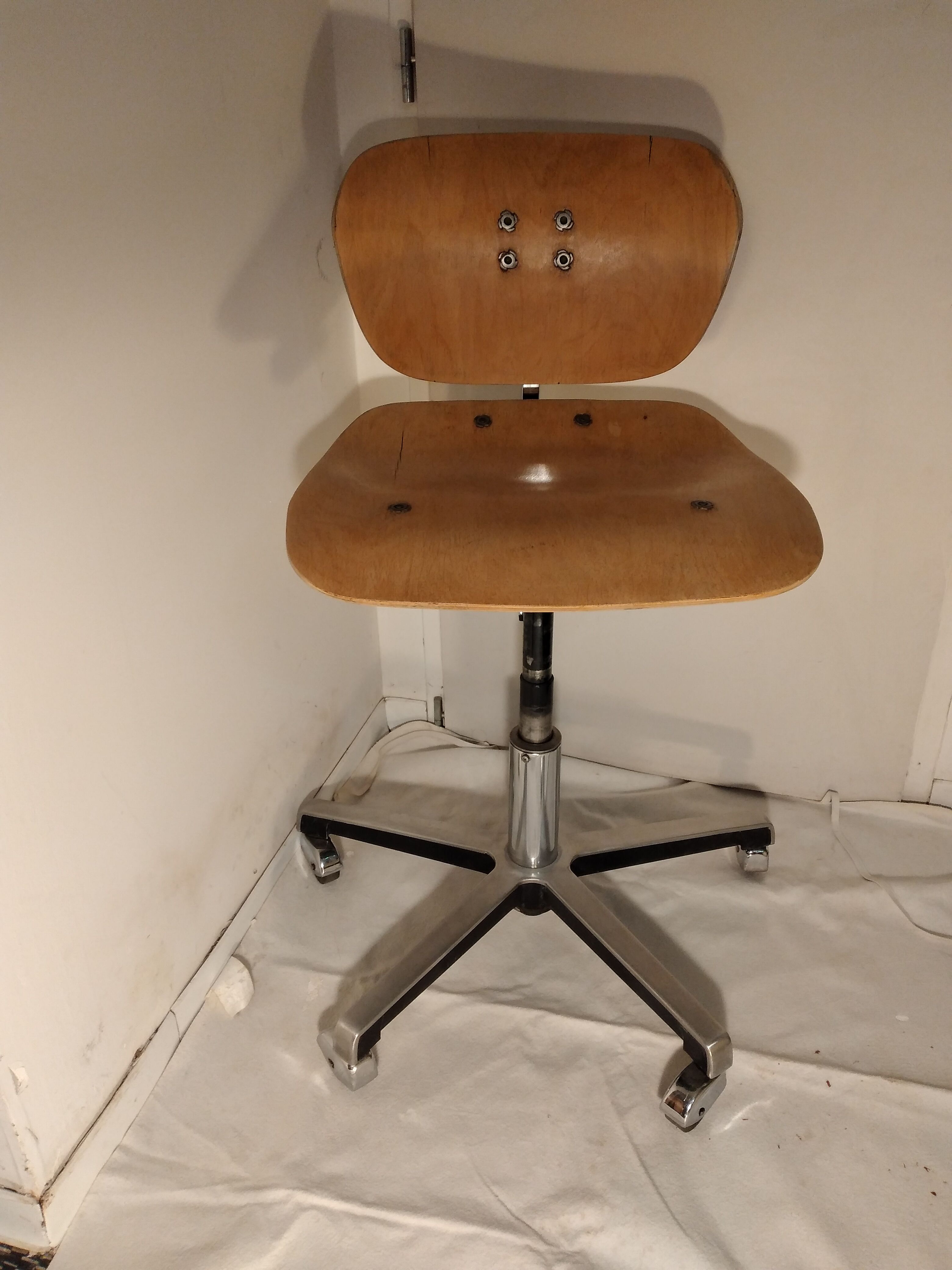 Chair with wheels