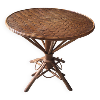 Round rattan table