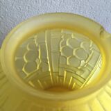 Deux vases art déco en verre dépoli