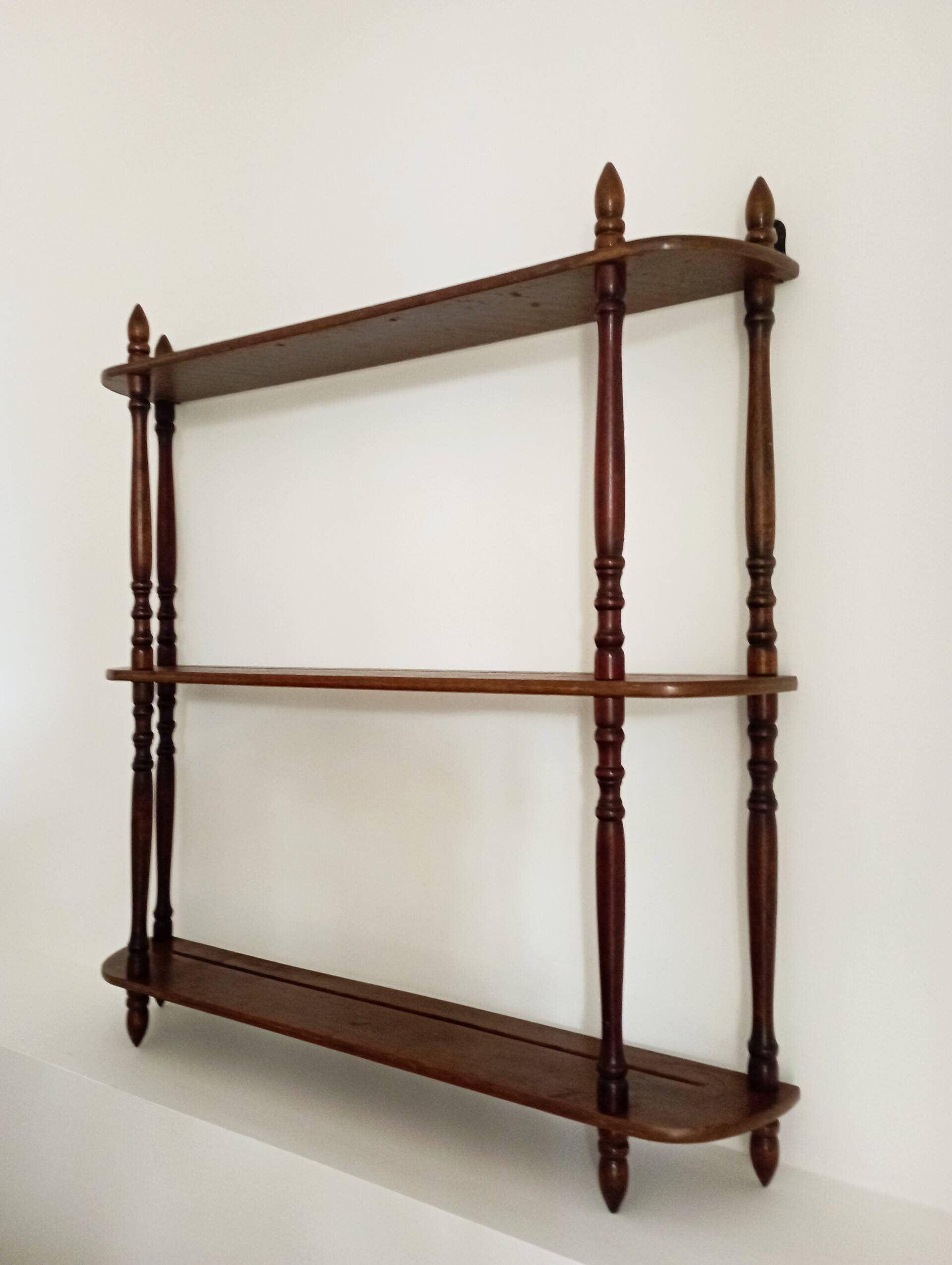 Wall shelf