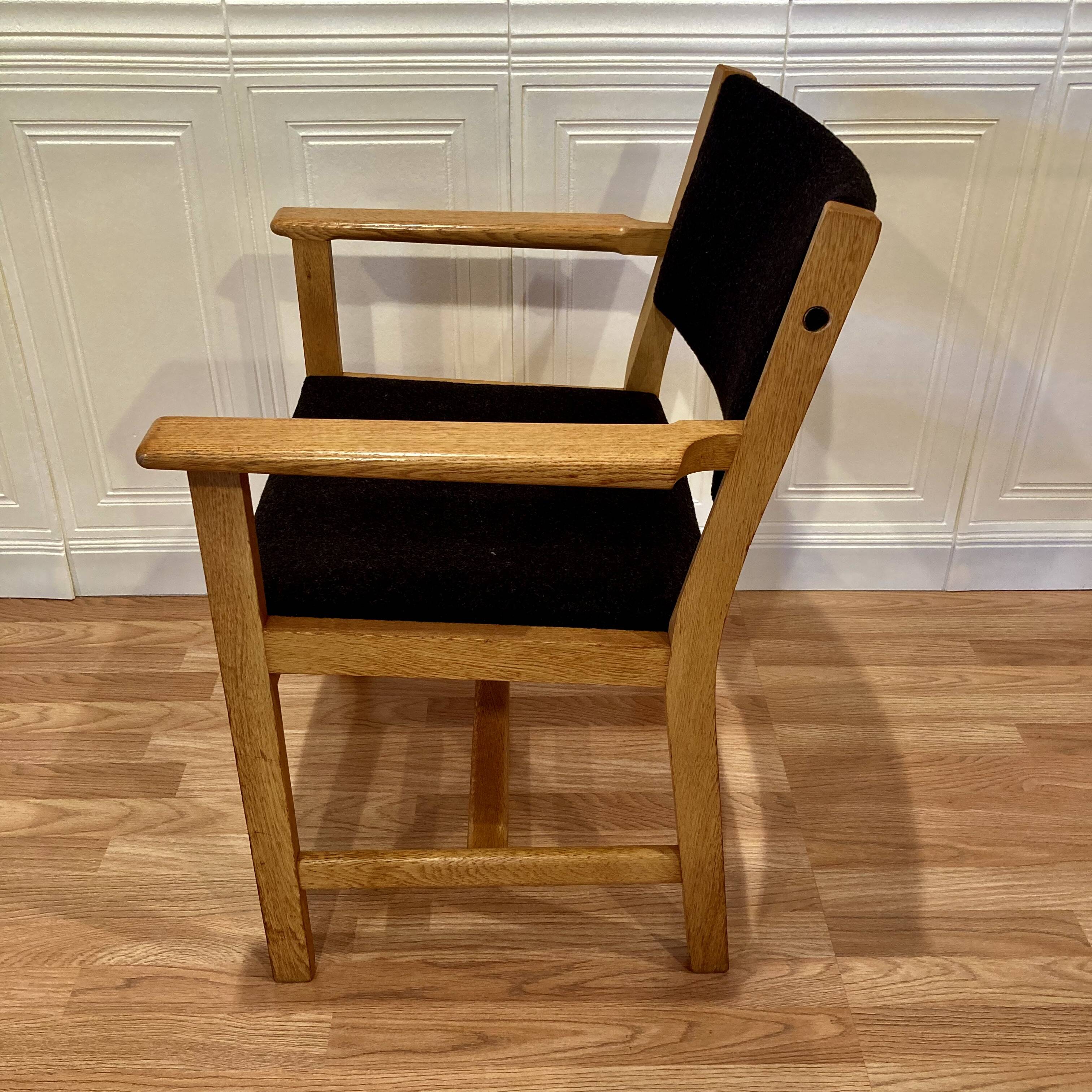 Set of 4 armchairs stamped Hans Wegner "Scandinavian design" 1960.