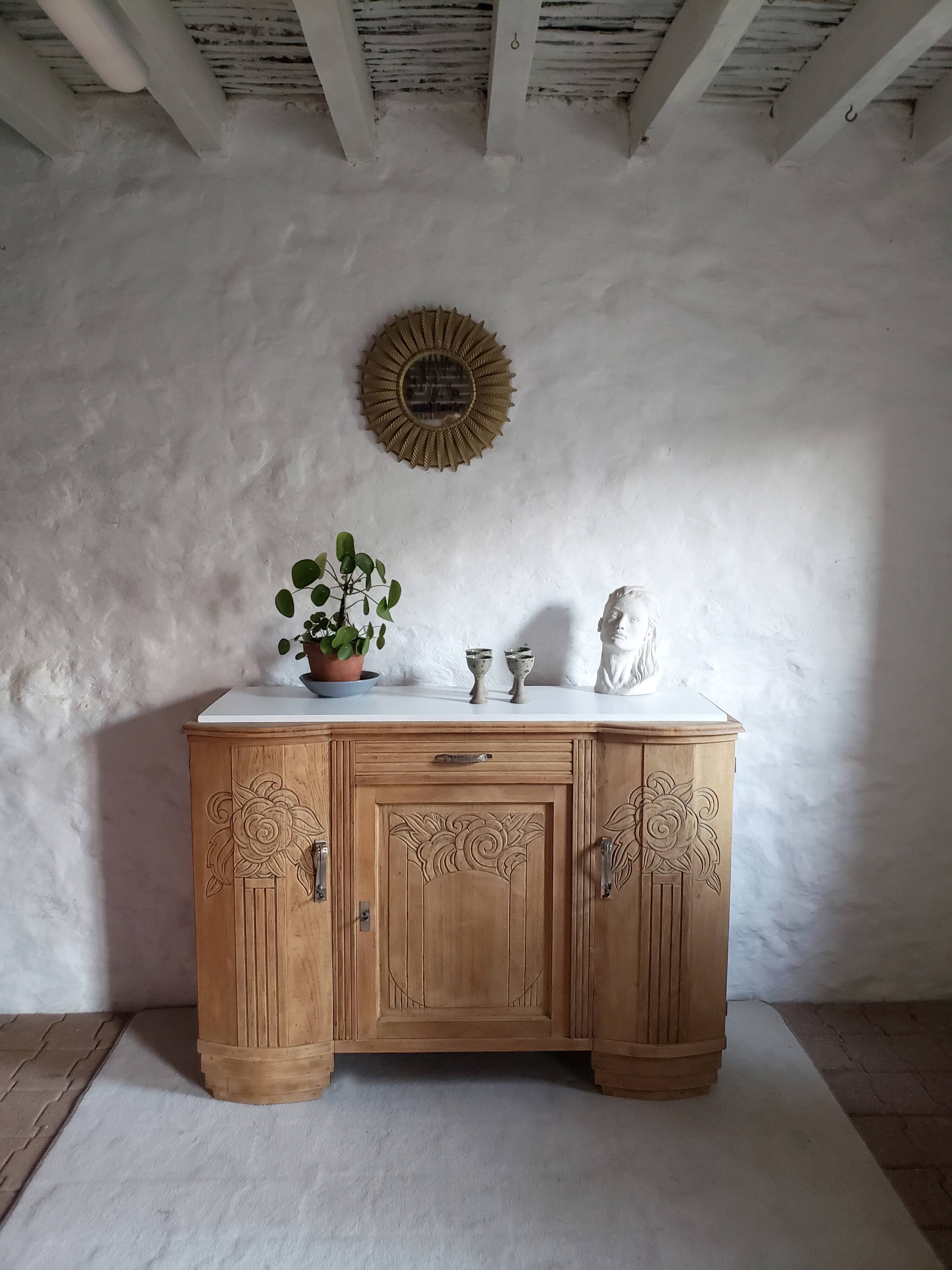 Art-deco buffet in raw oak