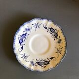 Lot of 4 vintage plates