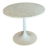 Carrara marble pedestal table
