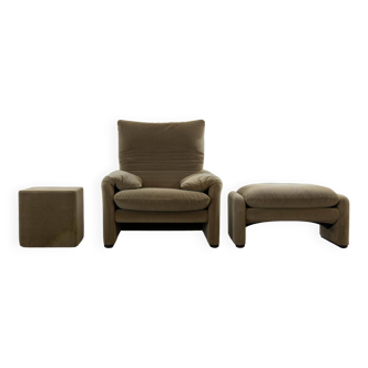 Cassina maralunga easy chair with footrest by vico magistretti and a seatcube