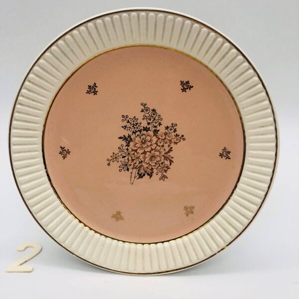 6 Assiettes à dessert et le plat de service, Villeroy & Boch », Météore.