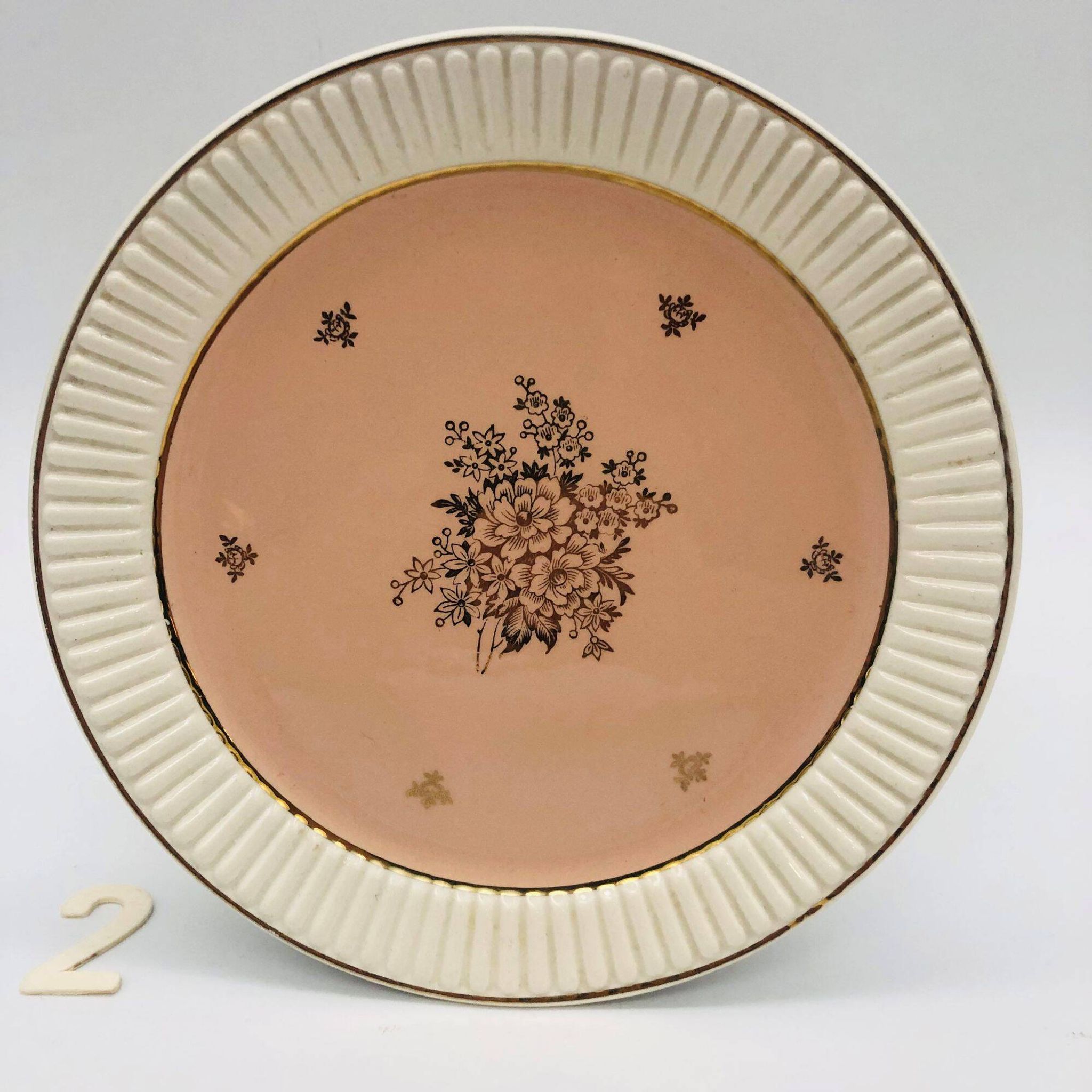 6 Assiettes à dessert et le plat de service, Villeroy & Boch », Météore.