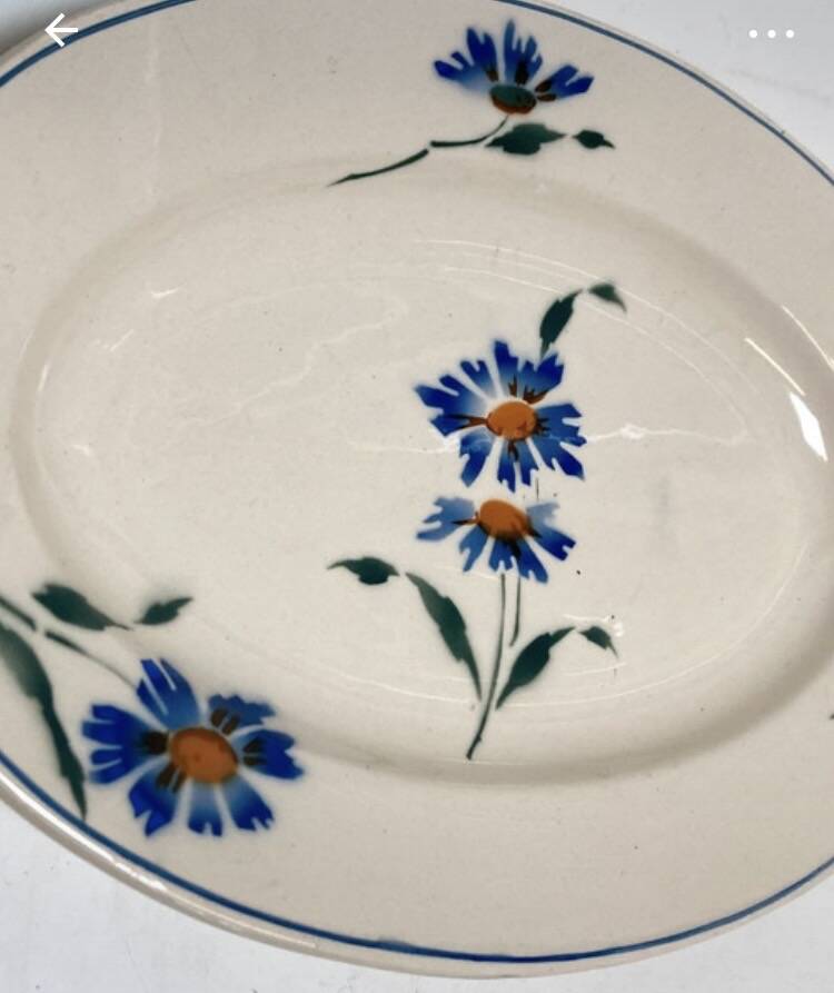 Many oval service dishes Moulin des Loups Hamage