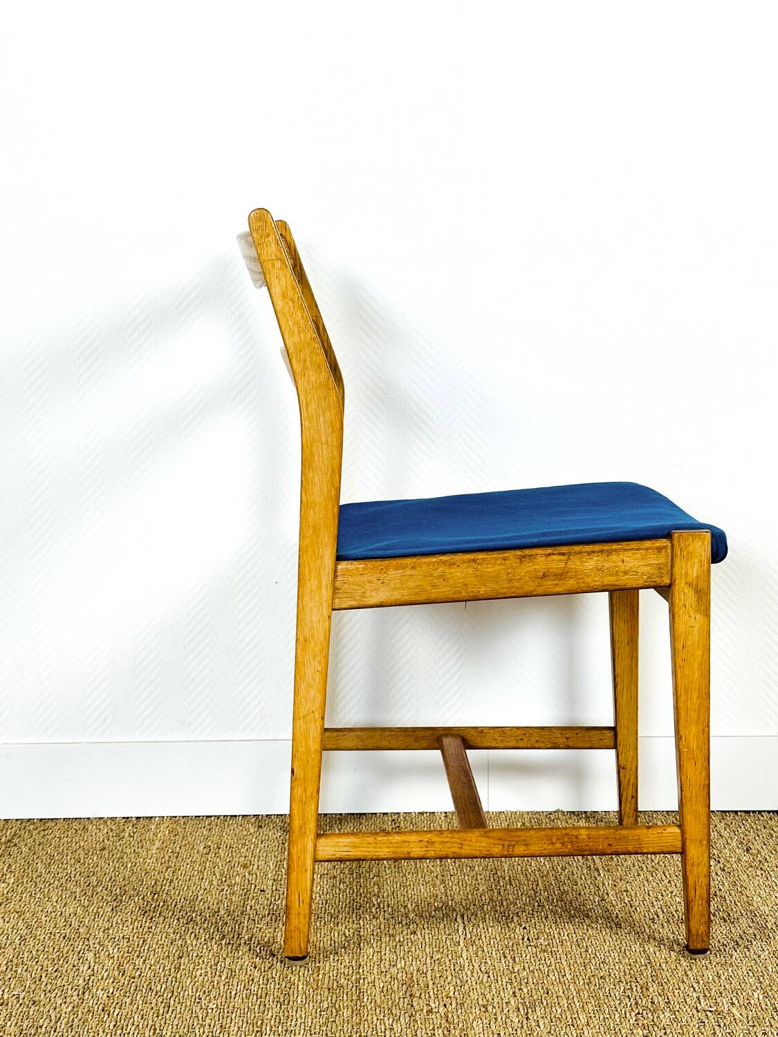 6 Scandinavian oak chairs from the 1960s.
