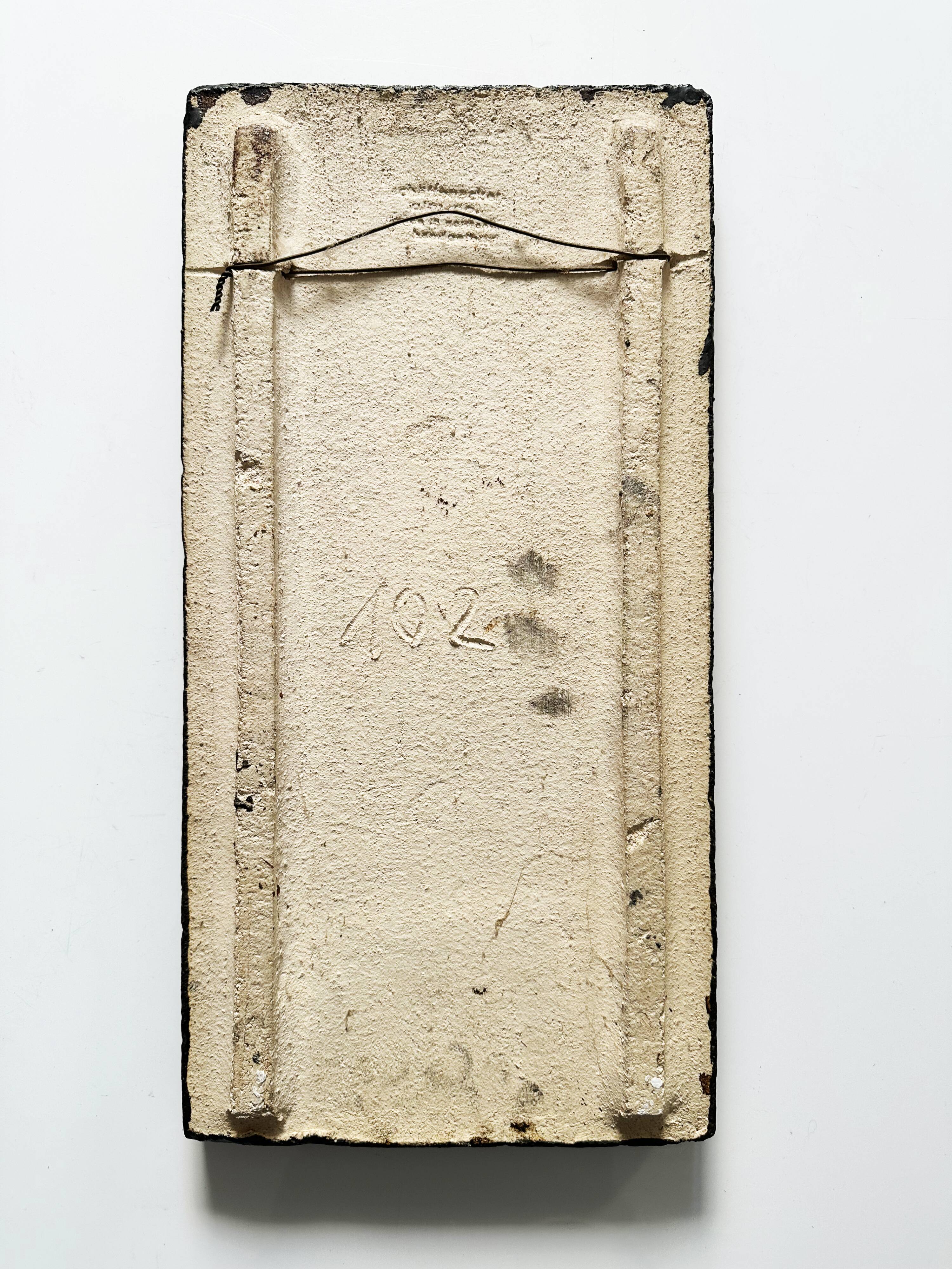 Sculpture murale cubiste en terre cuite émaillée. Allemagne, années 60