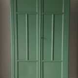 Armoire parisienne verte