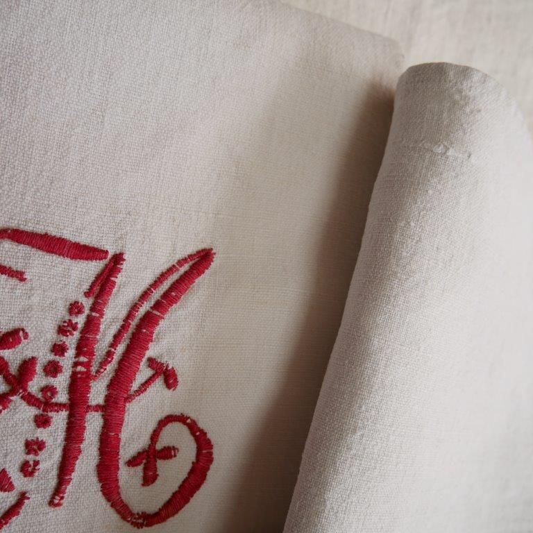 Set of 2 linen tea towels, red embroidery, monogram M