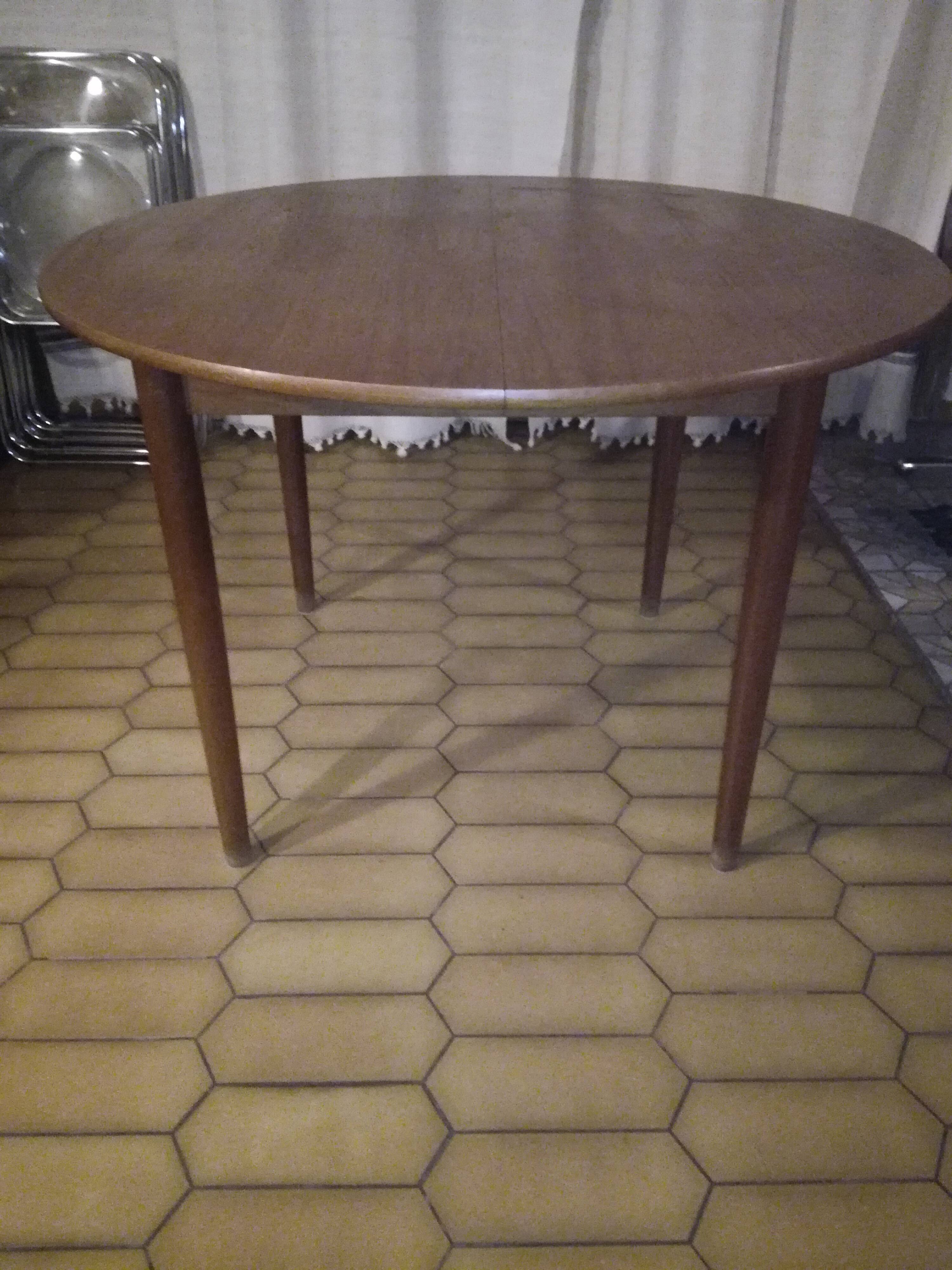 Scandinavian teak roundtable