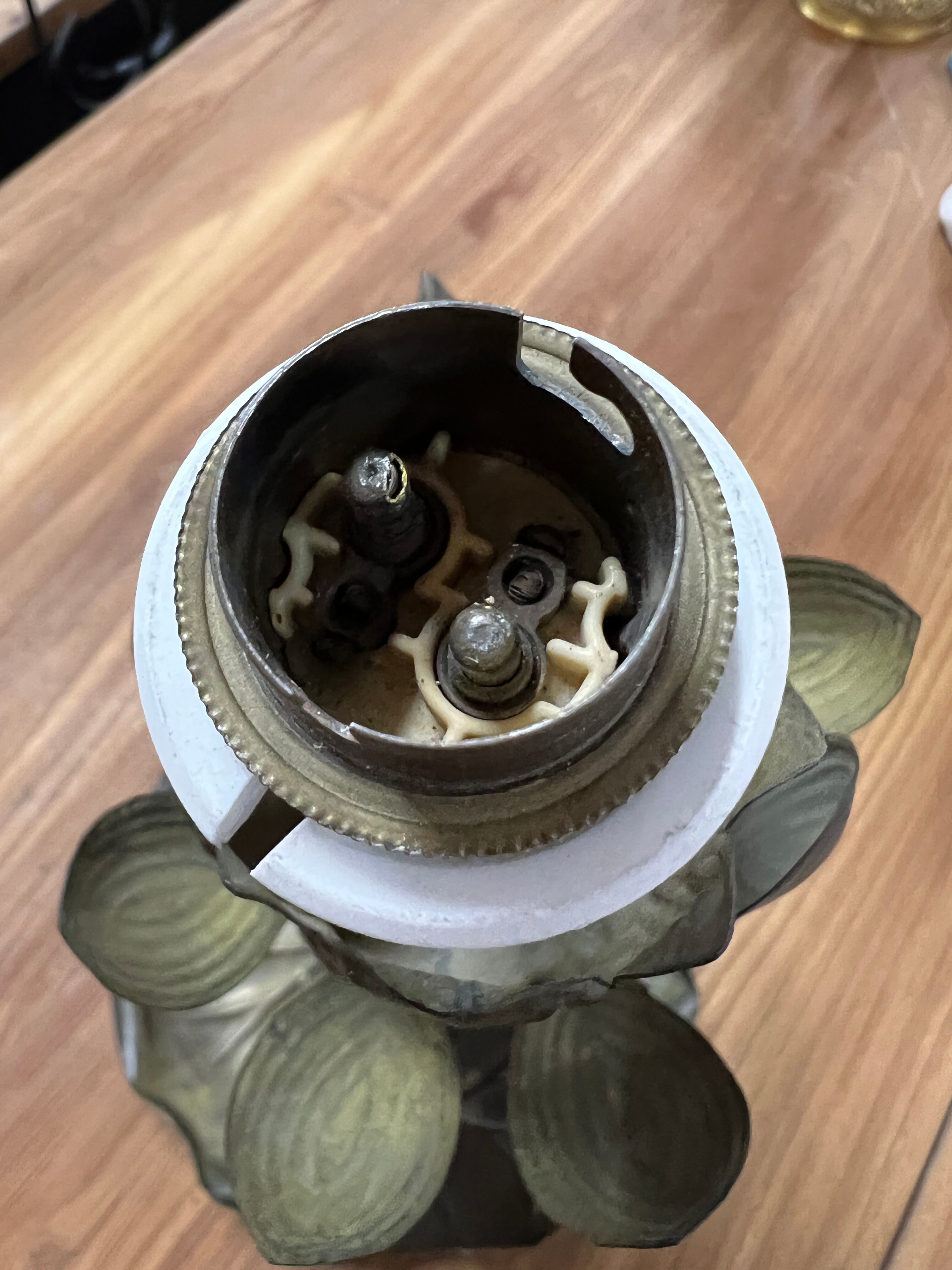 Pied de lampe nénuphar en laiton vintage