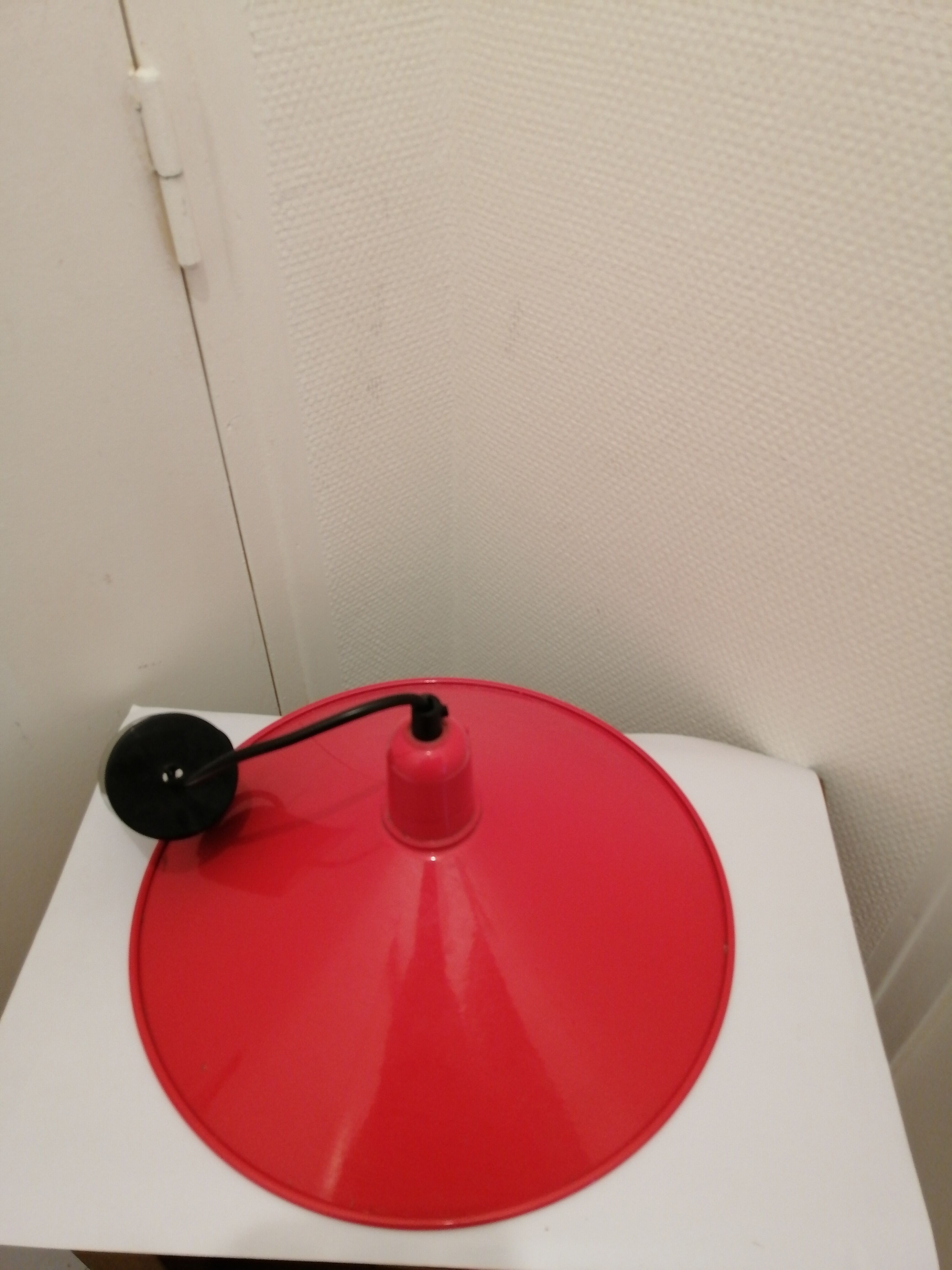 Enamelled sheet hanging lamp