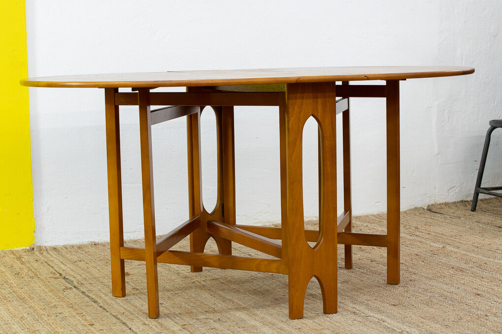 Scandinavian table – 154 cm