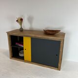 Yellow and black row with 2 sliding doors
