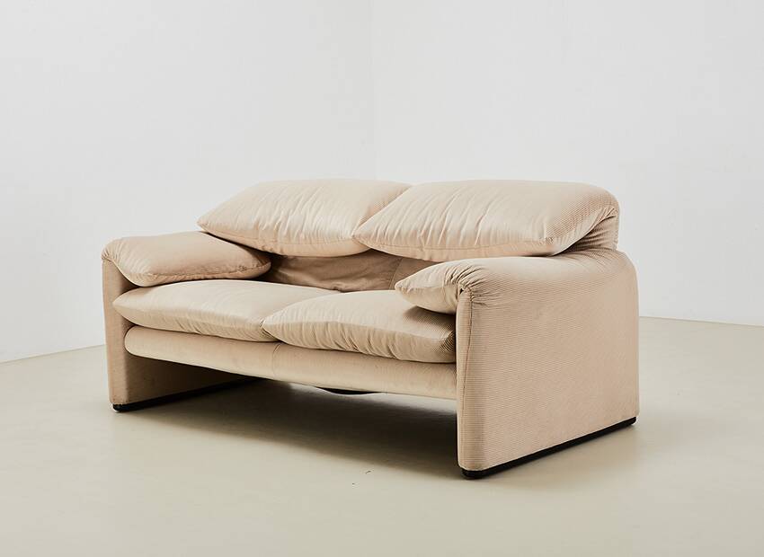 Vico Magistretti Maralunga Sofa for Cassina Italy 1973