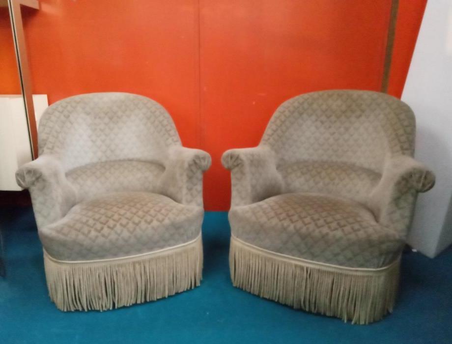 Grey velvet toad chair