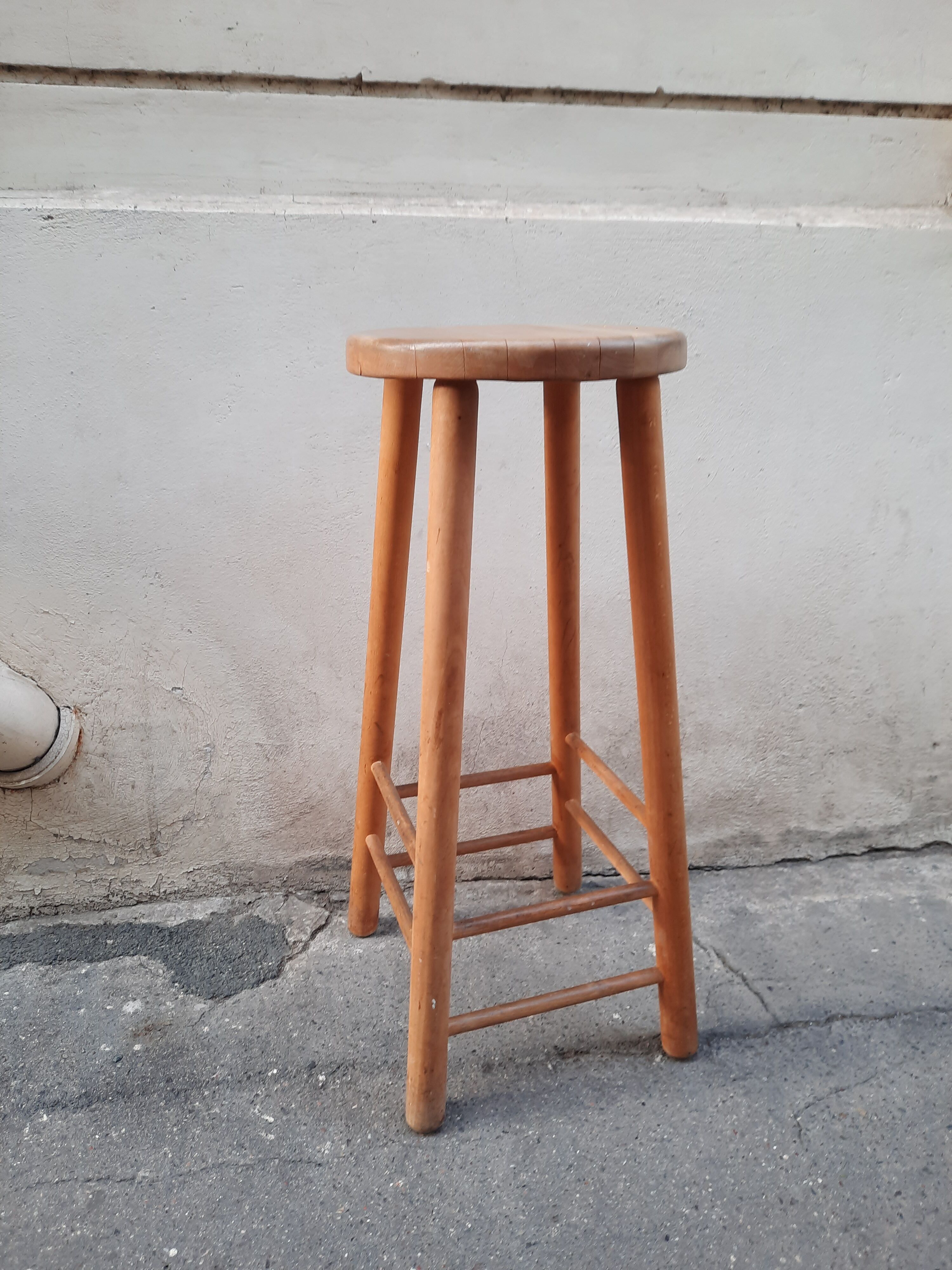 Bar stool