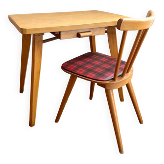 Kindergarten desk and chair set