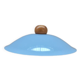 Suspension in enamelled sheet metal and wood