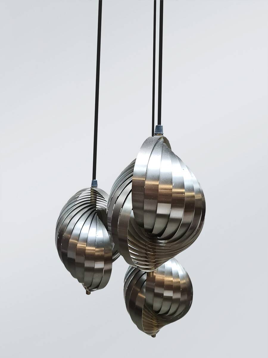 twirling pendant lamp