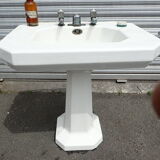 Sink on column