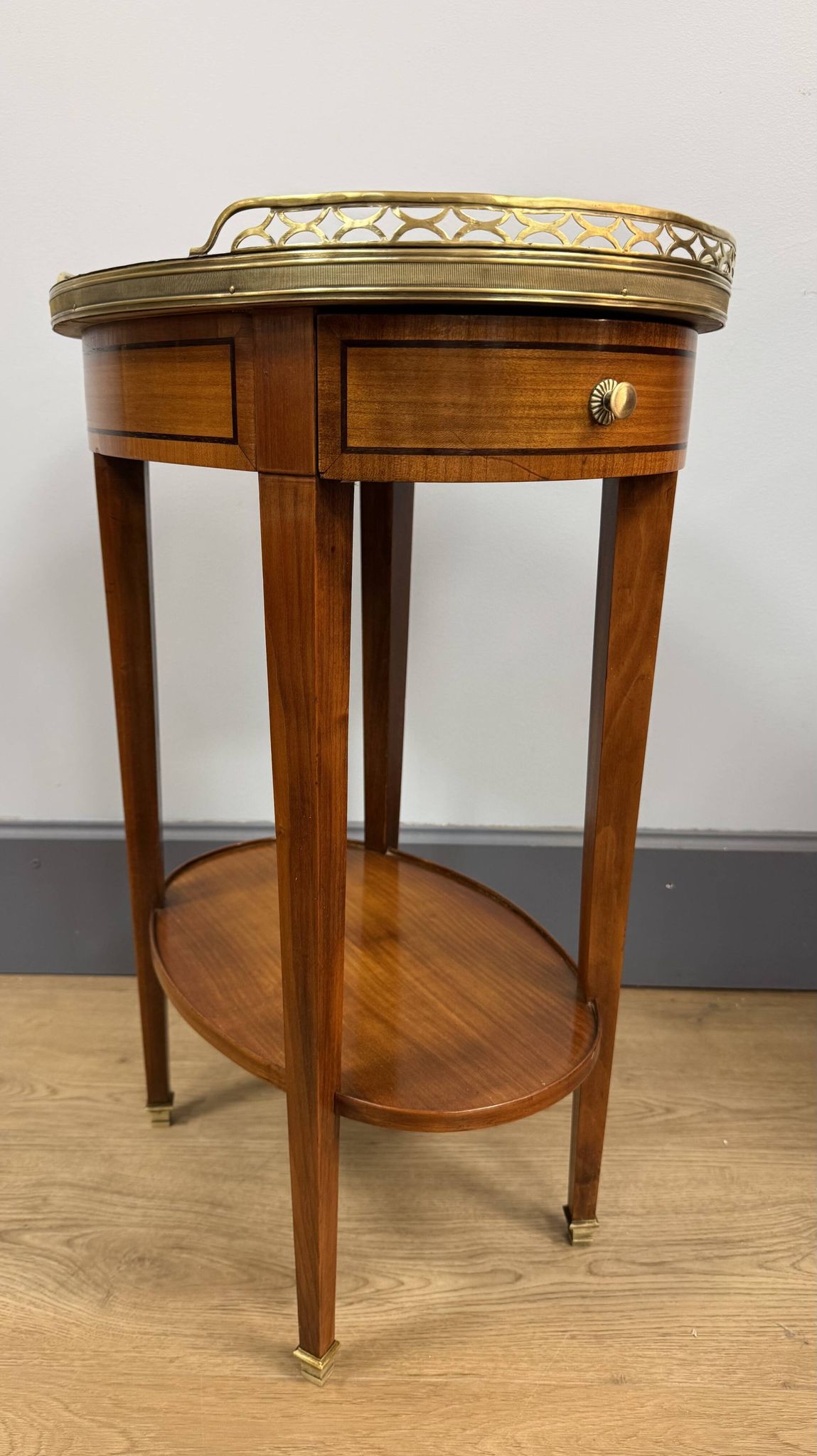 Table bouillotte de forme ovale