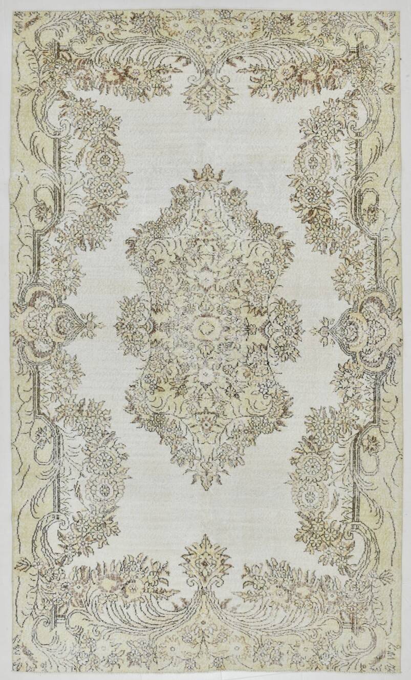 Tapis Persan Vintage Crème Fait Main, Élégance Florale Classique, 194x328