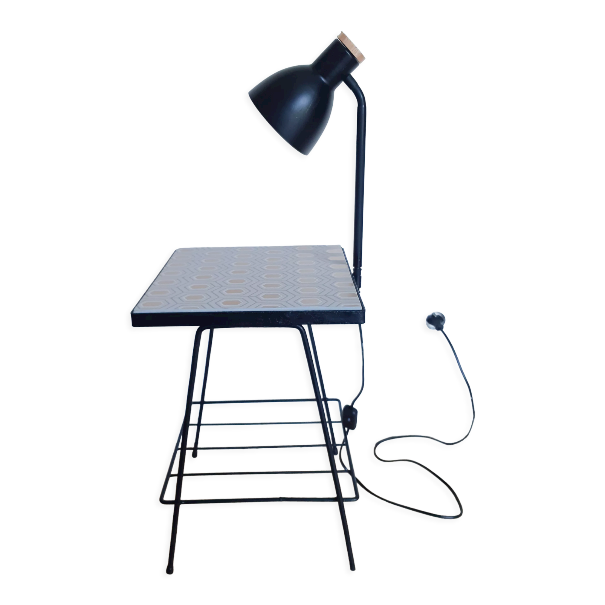 Table d'appoint avec lampe
