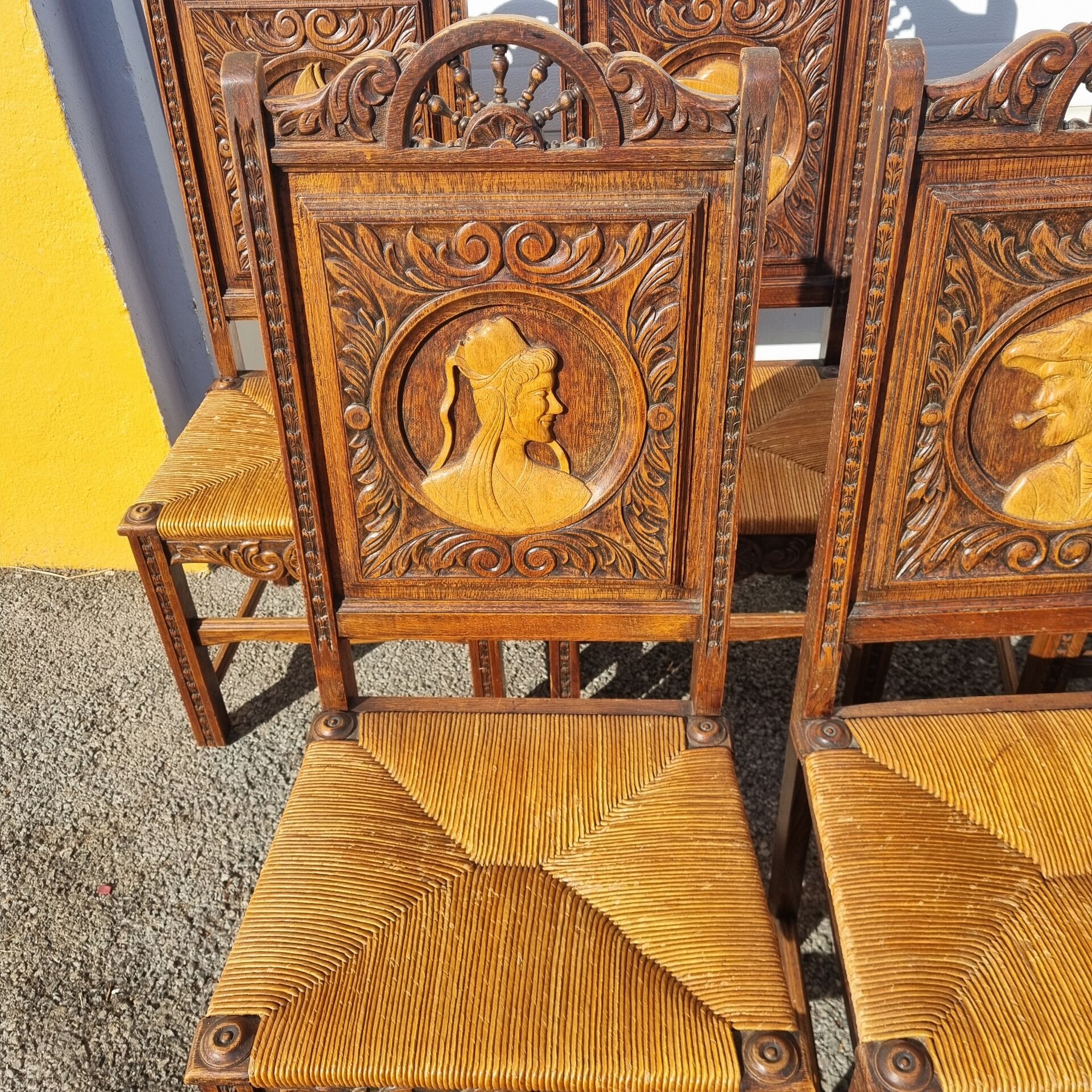 6 chaises bretonne Poulgozic en bois sculpté